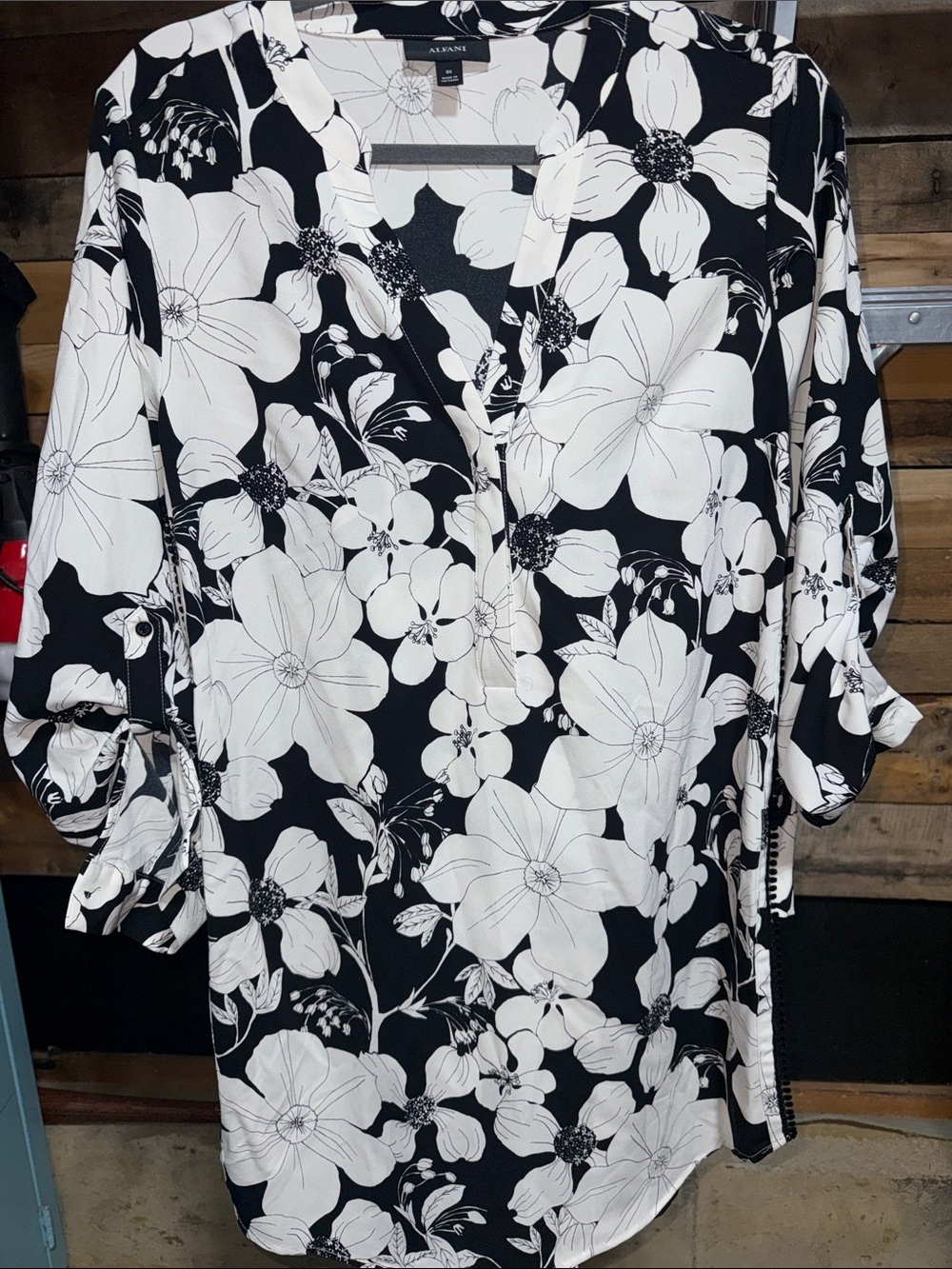 Alfani Black & White Floral V-Neck Midi Dress 0X